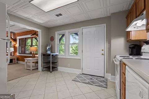 Kitchen - 4383 Pool Rd, Winston, GA 30187 photo 8 of 8