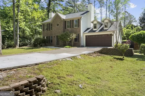 180 Paces Dr, Fayetteville, GA 30215