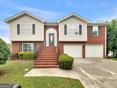 6367 Deshong Dr, Lithonia, GA 30058