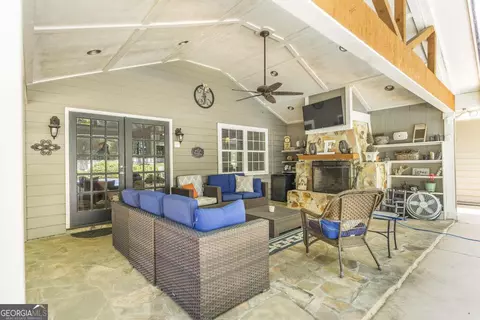 Exterior - 2045 Northside Rd, Perry, GA 31069 photo 7 of 12
