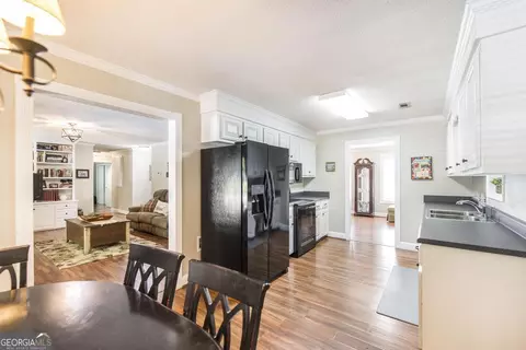Kitchen - 2045 Northside Rd, Perry, GA 31069 photo 4 of 4