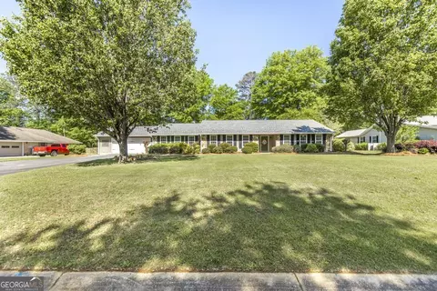 Exterior - 2045 Northside Rd, Perry, GA 31069 photo 2 of 12