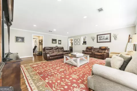 Living - 2045 Northside Rd, Perry, GA 31069 photo 4 of 4