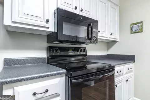 Kitchen - 2045 Northside Rd, Perry, GA 31069 photo 3 of 4