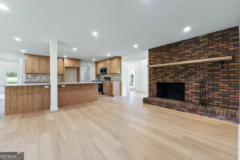 Living - 446 Biles Rd, Jackson, GA 30233 photo 2 of 9