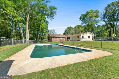 Exterior - 446 Biles Rd, Jackson, GA 30233 photo 3 of 10