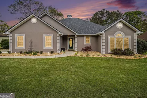35 Pinemeadow Dr, Newnan, GA 30265