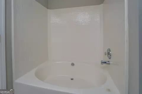 Bath - 20 Highgate Trl, Covington, GA 30016 photo 1 of 3
