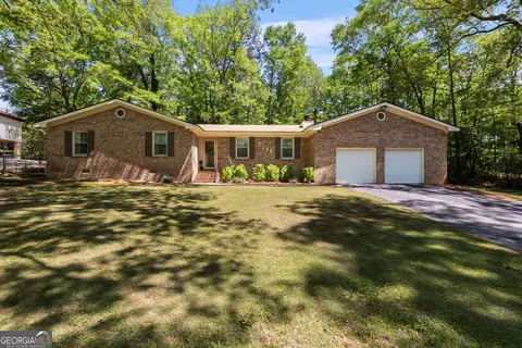 7138 Heather Ln, Macon, GA 31216