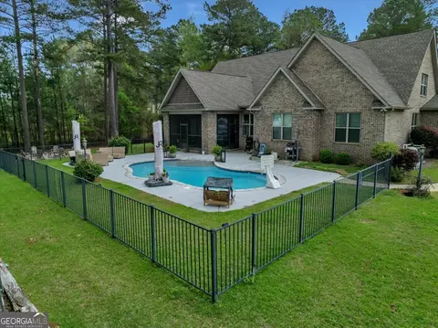 Exterior - 2018 Potters Rd, Perry, GA 31069 photo 5 of 16