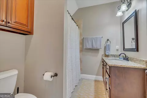 Bath - 2018 Potters Rd, Perry, GA 31069 photo 5 of 5