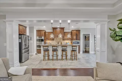 Entry Way - 2018 Potters Rd, Perry, GA 31069 photo 2 of 4
