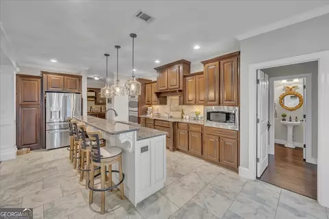 Kitchen - 2018 Potters Rd, Perry, GA 31069 photo 2 of 2