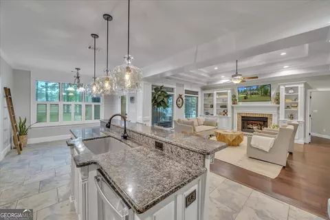 Kitchen - 2018 Potters Rd, Perry, GA 31069 photo 1 of 2