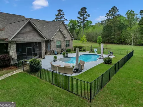 Exterior - 2018 Potters Rd, Perry, GA 31069 photo 7 of 16
