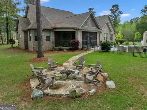 Exterior - 2018 Potters Rd, Perry, GA 31069 photo 6 of 16
