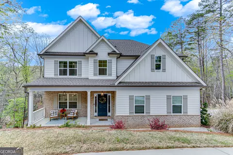 902 Crooked Creek Dr, Dahlonega, GA 30533