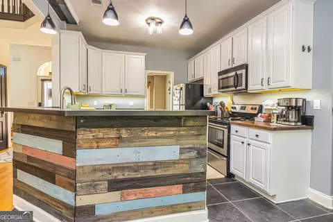 Kitchen - 208 Jasmine Ln, Lagrange, GA 30241 photo 1 of 2