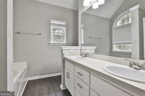Bath - 28 Willow Ridge Dr, Hampton, GA 30228 photo 1 of 4