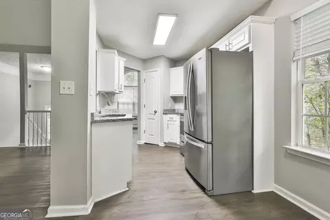 Kitchen - 28 Willow Ridge Dr, Hampton, GA 30228 photo 1 of 2