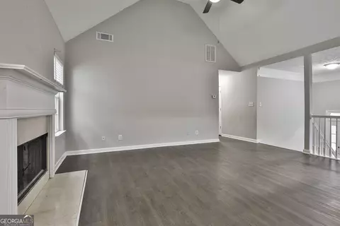 Living - 28 Willow Ridge Dr, Hampton, GA 30228 photo 4 of 4