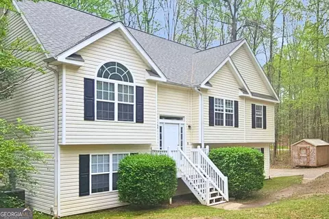 28 Willow Ridge Dr, Hampton, GA 30228