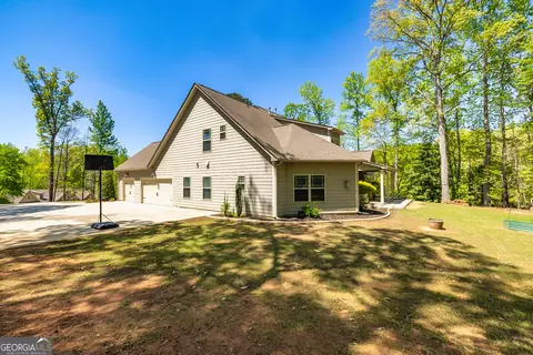 Exterior - 410 Wicklow St, Tyrone, GA 30290 photo 9 of 15