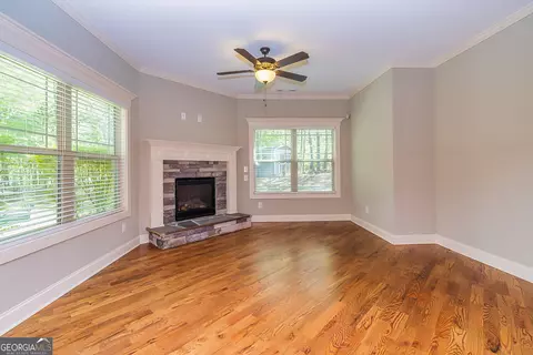 Living - 410 Wicklow St, Tyrone, GA 30290 photo 5 of 7