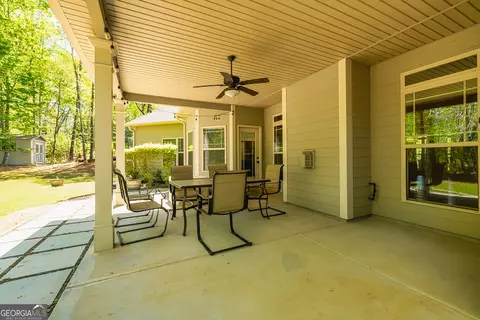 Exterior - 410 Wicklow St, Tyrone, GA 30290 photo 6 of 15
