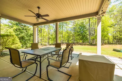Exterior - 410 Wicklow St, Tyrone, GA 30290 photo 7 of 15