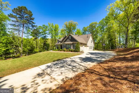 Exterior - 410 Wicklow St, Tyrone, GA 30290 photo 3 of 15