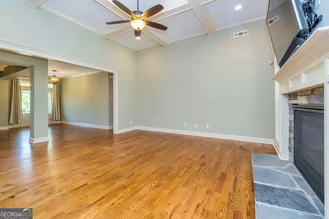 Living - 410 Wicklow St, Tyrone, GA 30290 photo 4 of 7