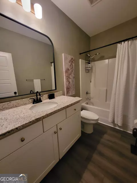 Bath - 177 Maple Dr, Commerce, GA 30529 photo 1 of 3
