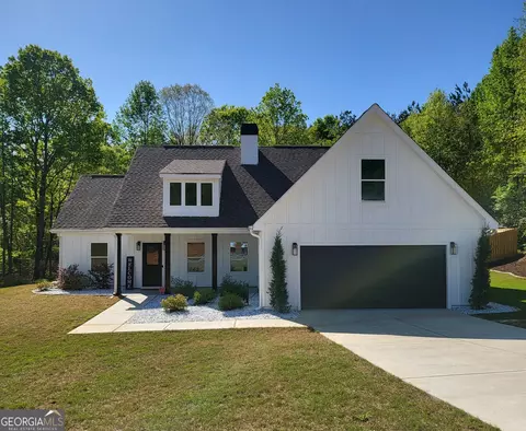 177 Maple Dr, Commerce, GA 30529