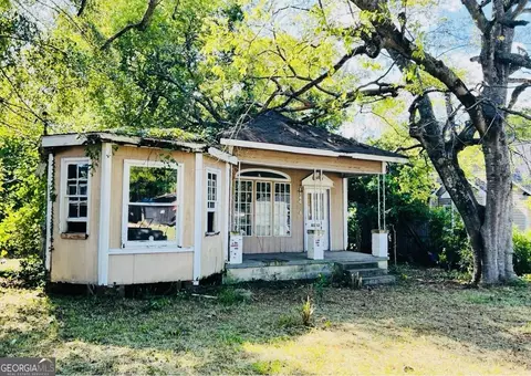 1146 Maynard St, Macon, GA 31217