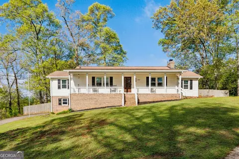 701 Navaho Ct, Woodstock, GA 30188