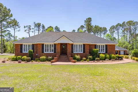 155 Greenwood Dr, Broxton, GA 31519