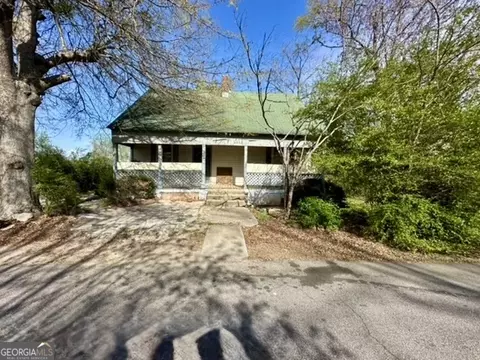 46 East St, Newnan, GA 30263