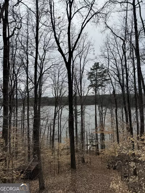 4637 Shoreline Ln, Gainesville, GA 30506