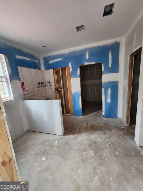 Entry Way - 282 Perkins Rd, Barnesville, GA 30204 photo 4 of 12