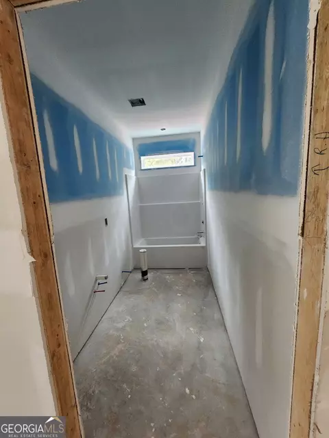Entry Way - 282 Perkins Rd, Barnesville, GA 30204 photo 3 of 12