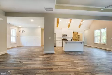 Entry Way - 282 Perkins Rd, Barnesville, GA 30204 photo 6 of 12