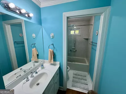 Bath - 2660 Beeks Rd, Williamson, GA 30292 photo 1 of 4
