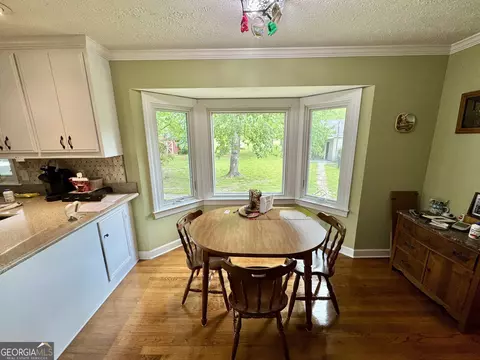 Dining - 2660 Beeks Rd, Williamson, GA 30292 photo 2 of 2