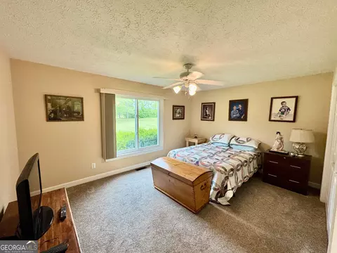 Bedroom - 2660 Beeks Rd, Williamson, GA 30292 photo 2 of 4