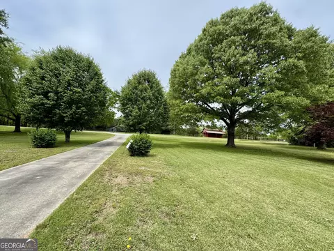Exterior - 2660 Beeks Rd, Williamson, GA 30292 photo 3 of 16