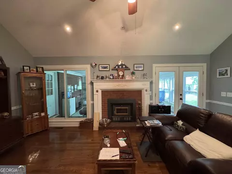 Living - 2660 Beeks Rd, Williamson, GA 30292 photo 1 of 2