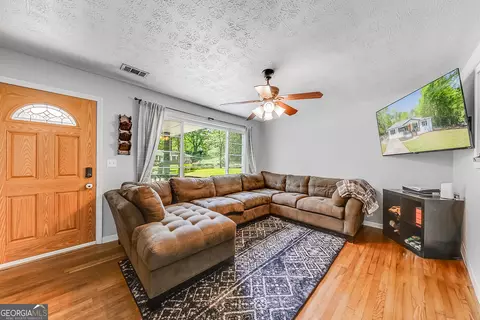 104 Pineview Dr, Monroe, GA 30655 photo 4