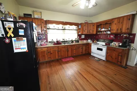 Kitchen - 3002 24th Ave, Valley, AL 36854 photo 1 of 2