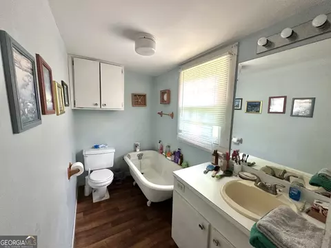 Bath - 3002 24th Ave, Valley, AL 36854 photo 1 of 2